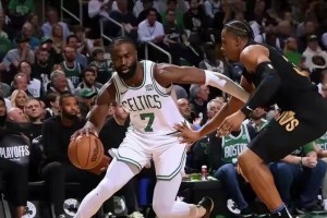 NBA常规赛凯尔特人主场114-98战胜76人 马克西空砍33分